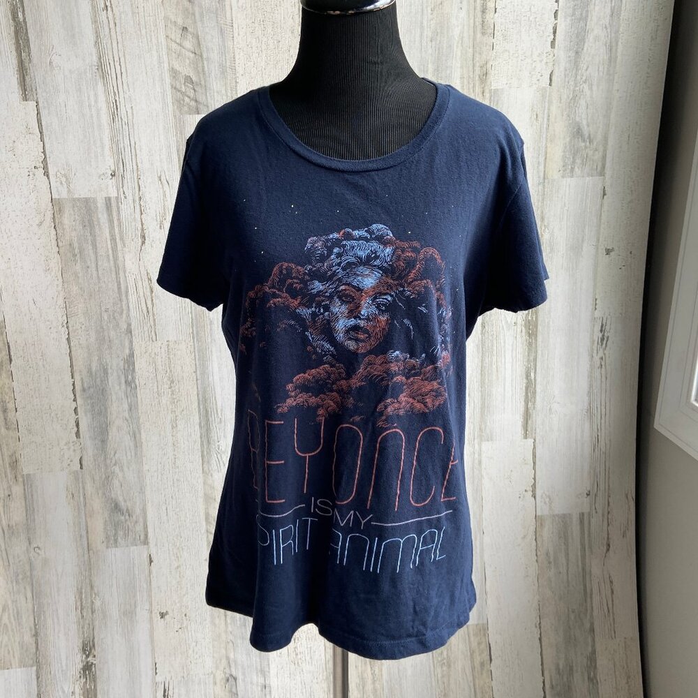 Busted Tees Size Large Beyonce is my Spirit Animal Graphic Short Sleeve Tee Navy